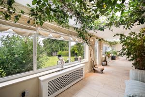 Garden Room- click for photo gallery